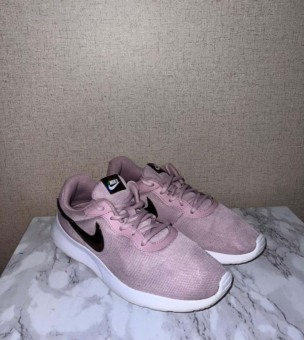 Nike Women's Tanjun Plum Chalk Iridescent Swoosh Sneakers